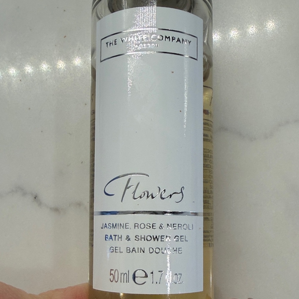 9 ct The White Company London Travel 1.7oz shampoo conditioner body wash lotion - Picture 8 of 11